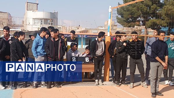 سومین روز از مسابقات گروهی والیبال در دبیرستان شاهد ابوذر گروهی