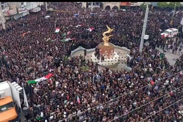 بدرقه ۱۶۸ دانش‌آموز شهید در عزای عمومی هرمزگان