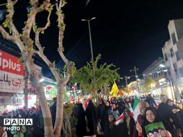 اجتماع باشکوهی فرهنگیان استان البرز در چهلم شهادت رهبر و دانش‌آموزان میناب