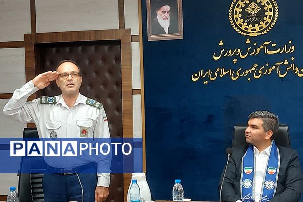 نشست فصلی و توان افزایی مأمورین و مسئولین سازمان دانش‌آموزی شهرستان‌های استان تهران 