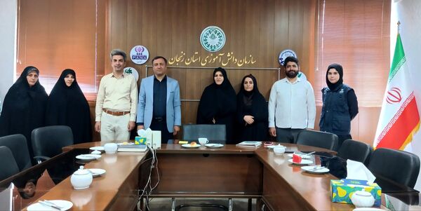بازدید مدیر آموزش و پرورش ناحیه یک زنجان و تجلیل از فعالان خبرگزاری پانا در استان