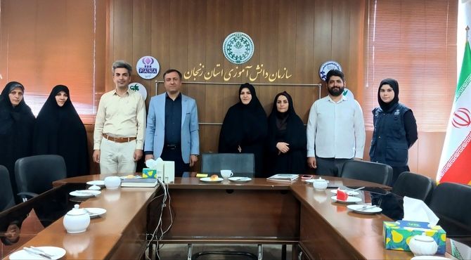 بازدید مدیر آموزش و پرورش ناحیه یک زنجان و تجلیل از فعالان خبرگزاری پانا در استان