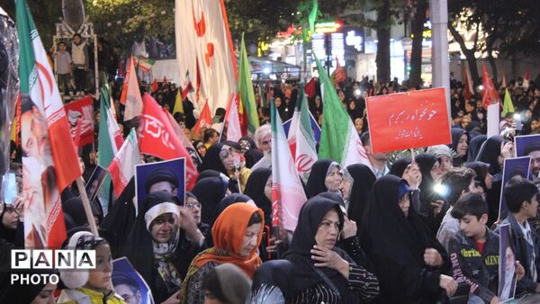 طنین «باید برخاست» در میدان شهید بجنورد