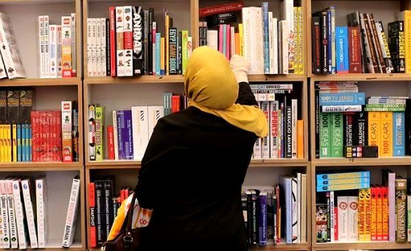 میانگین مطالعه روزانه مردم فقط ۱۰ دقیقه؛ رمان همچنان محبوب‌ترین انتخاب کتاب‌خوان‌ها