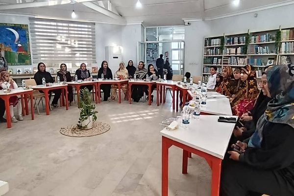 حضور مسئولان کانون پرورش فکری کشور در جاسک و نوید اجرای تماشاخانه سیار