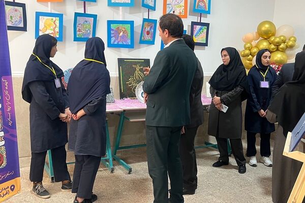 جشنواره‌ هفته‌ مشاغل‌ در هنرستان‌ کارآفرینان بهارستان۲