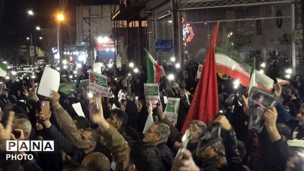 میدان مرکزی خلیل‌آباد‌ مملو از عاشقان انقلاب