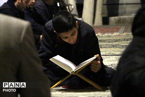 نماز استغاثه امام زمان(عج) برای پیروزی جنگ حق علیه باطل