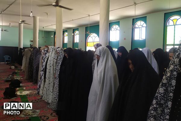 حضور بانوان لپویی در عزاداری و نماز ظهر عاشورا
