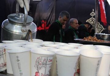 خادمان موکب‌های زنجان میزبان زائران رهبر شهید شدند