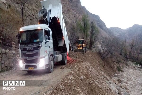 بهسازی جاده مسیر باغات و آبشار به همت شهرداری بار 