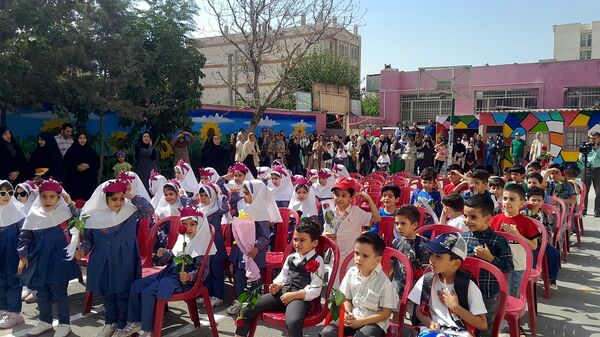 برگزاری آیین جشن غنچه‌ها در مدارس استان البرز
