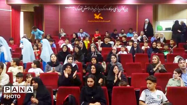 طنین شادی در بهار دل‌ها؛ جشن وحدت کودکان و نوجوانان خرم‌آبادی