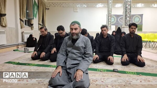محفل نورانی انس با قرآن کریم به پاسداشت یاد رهبر شهید