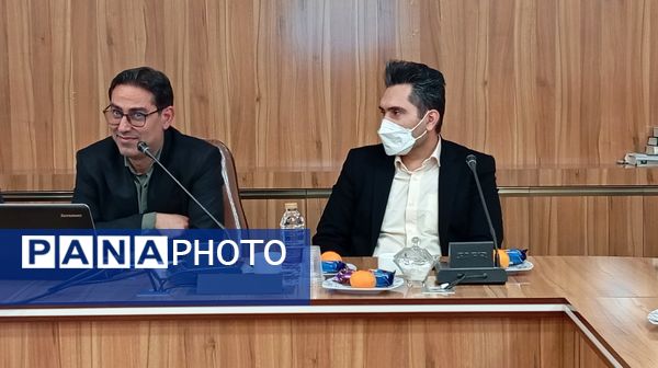 جلسه بررسی عملکرد و کیفیت آموزشی مدارس شهرستان بن با حضور مسئولان استانی