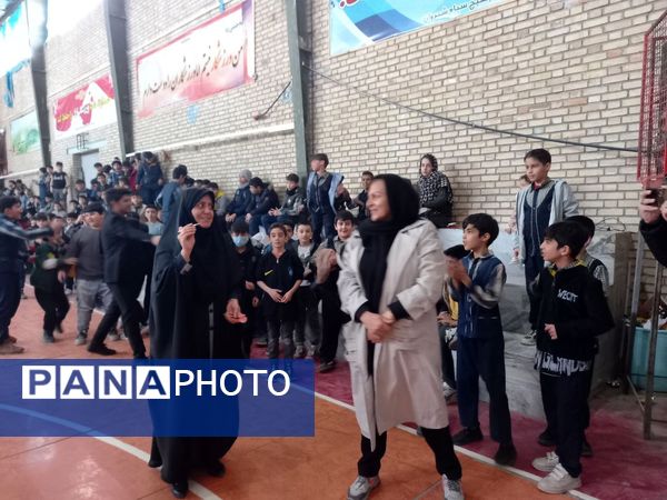 مسابقات دارت در دبستان پسرانه غدیر شهرستان شیروان