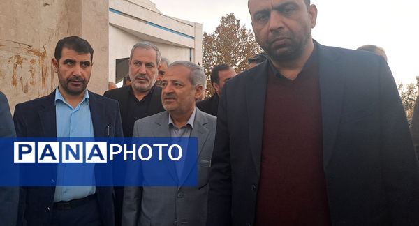 مراسم استقبال از وزیر آموزش و پرورش در گلزار شهدای نیشابور 