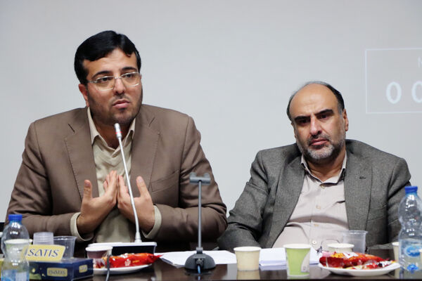 برگزاری نشست خبری مدیرکل راه و شهرسازی استان یزد و مدیران دستگاه‌های متولی مسکن