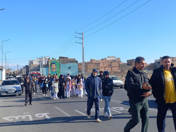 پیاده‌روی خانوادگی در اسلامشهر