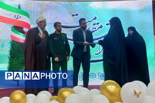  همایش بانوان مقاومت در قرچک