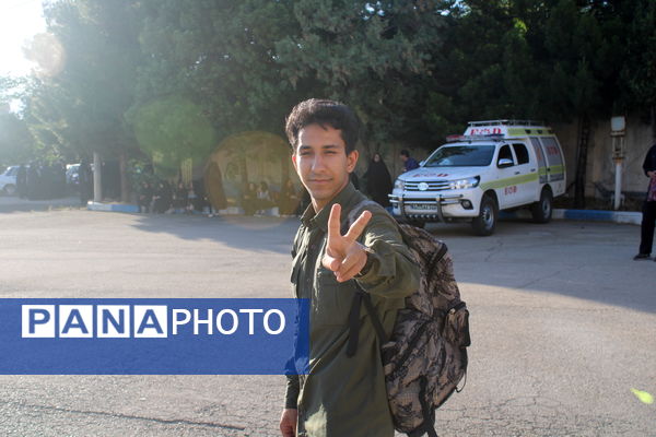 شور و شعور زائران در راه مرقد نورانی امام خمینی (ره)