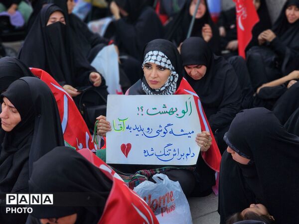 قاب ماندگار عشق؛ وداعی تاریخی در مصلی امام خمینی(ره)