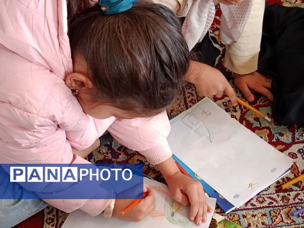 برپایی غرفه کودک در نمازجمعه شهرستان کاشمر 