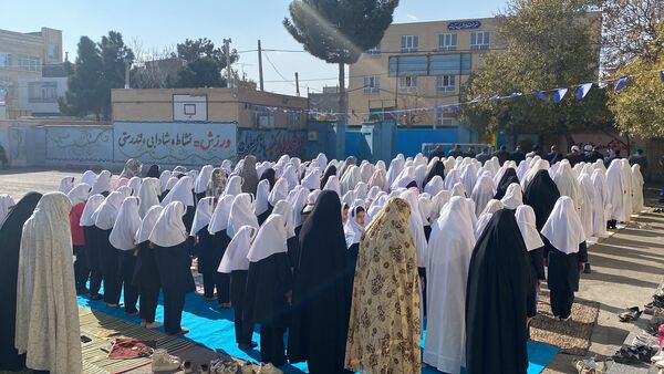 آسمان باخرز به امید رحمت؛ نماز باران با حضور دانش‌آموزان و مسئولان اقامه شد