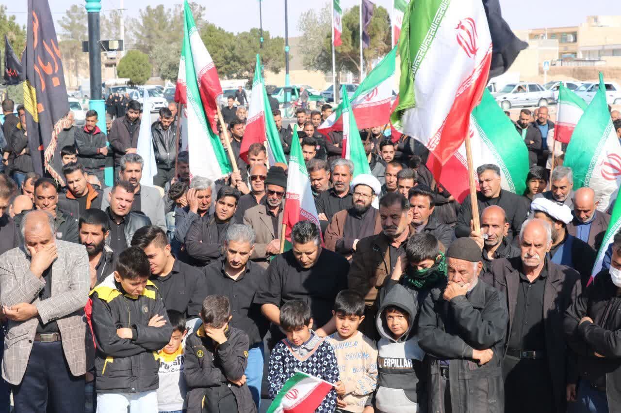 سوگواری مردم ولایتمدار بخش بهمن ابرکوه در پی شهادت رهبر معظم انقلاب