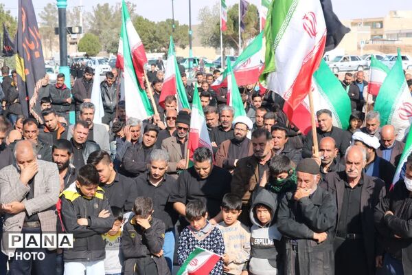 سوگواری مردم ولایتمدار بخش بهمن ابرکوه در پی شهادت رهبر معظم انقلاب