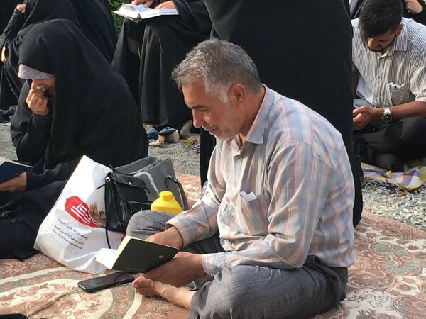 برپایی مراسم دعای عرفه در گلستان شهدای اصفهان