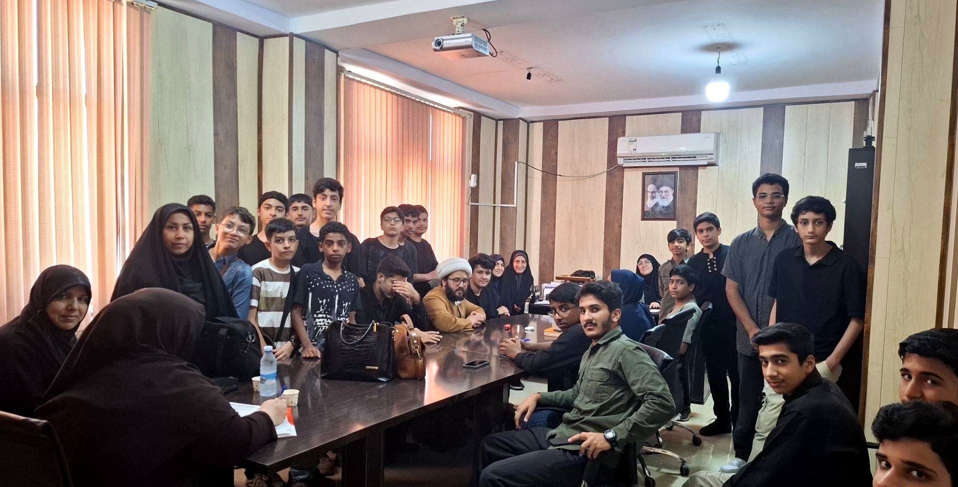 مدرسه فدائیان ولایت الگوی مشارکت فعال دانش‌آموزی است