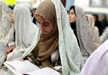 نوای بندگی دختران دیشموک در مسجد صاحب‌الزمان(عج)