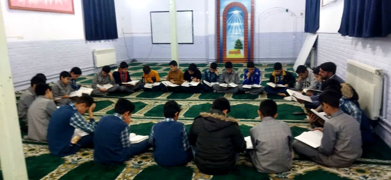 سومین جلسه گفتمان دینی در دبستان پسرانه فضیلت