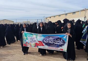 حضور پرشور دانش آموزان خدیجه کبری در راهپیمایی ۲۲ بهمن