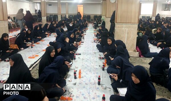 هیئت رضوی نیشابور میزبان دانش آموزان مدرسه کوثر در جشن روز دختر