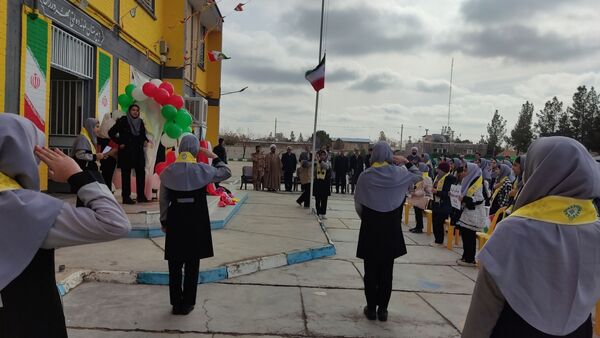 آیین نواختن زنگ انقلاب در دبیرستان نمونه دولتی مهرورزان خواف
