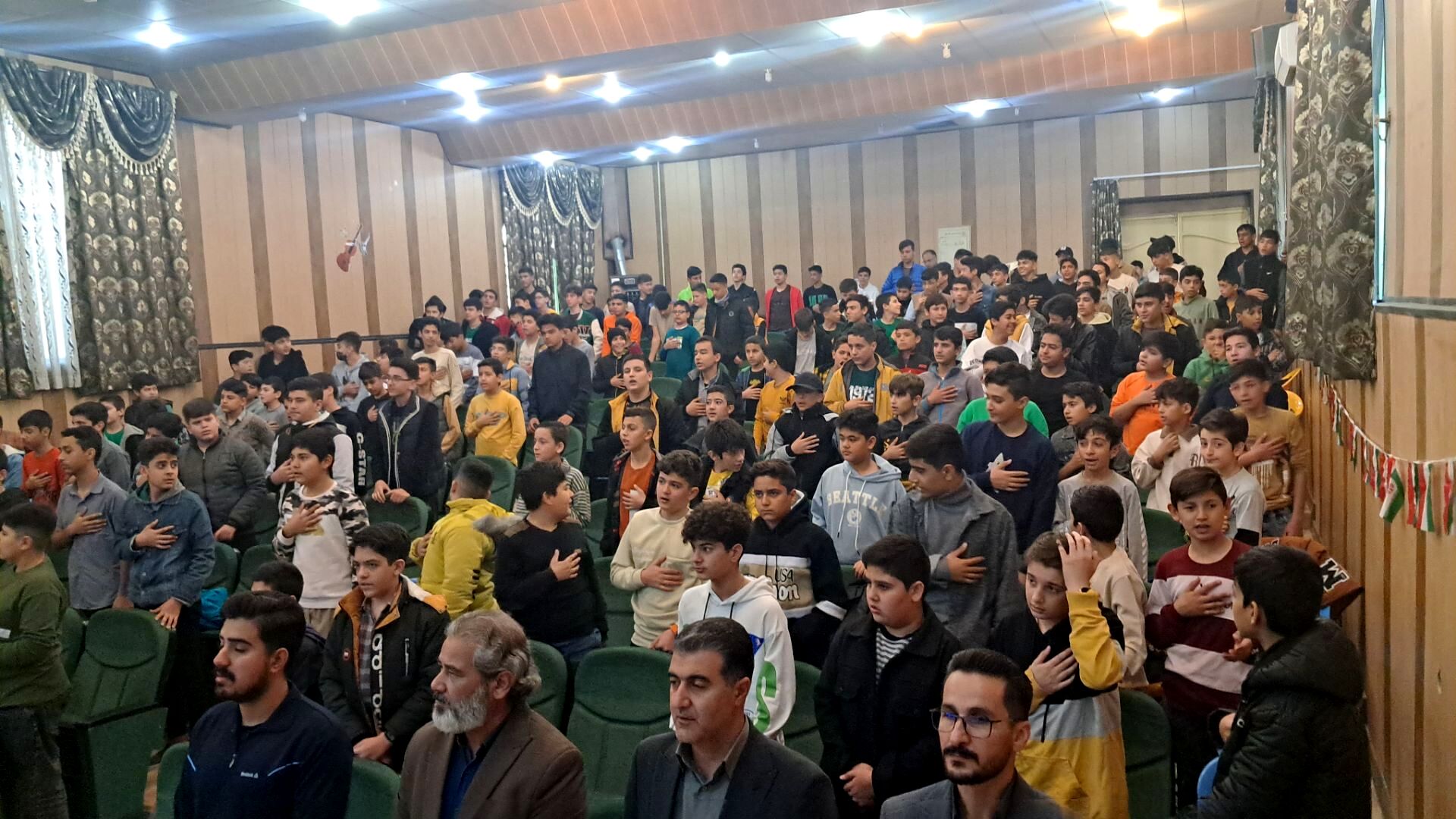 جشن روز دانش‌آموز در دبیرستان پژوهش آشخانه 
