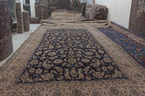 بازدید از بازار قدیمی فرش مشهد به‌مناسبت روز ملی فرش