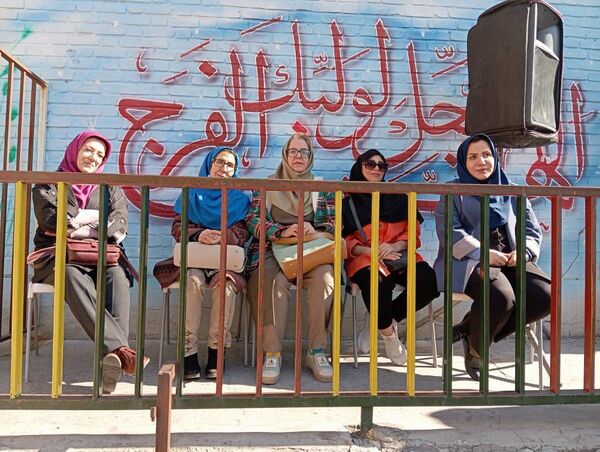 حال و هوای دبیرستان دانش‌نیا در  جشن‌های اعیاد شعبانیه و دهه فجر 