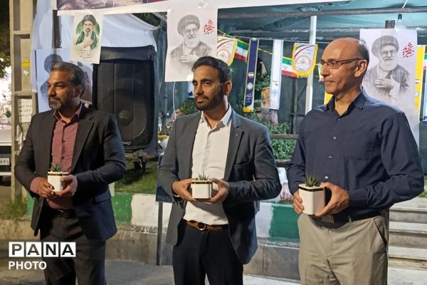 غرفه شهدای دانش آموز ورامین میزبان شما در میدان امام حسین با برنامه‌های فرهنگی