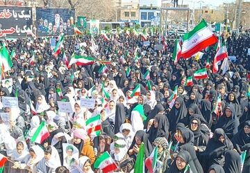 تجمع بزرگ بانوان زینبی اردبیل در چهلمین روز شهادت رهبر 