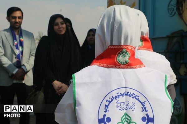 طنین(گام دوم انقلاب) در زنگ پیشتازان؛آغاز دوباره عهد نسل آینده با آرمان های انقلاب اسلامی