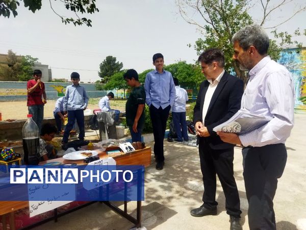 برگزاری جشنواره غذا و بازارچه دانش‌آموزی در دبیرستان نمونه دولتی دانش 