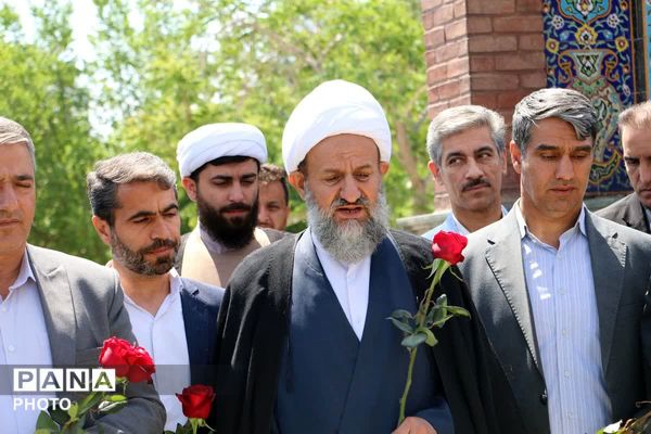 گرامی داشت مقام معلم و آئین گلباران مزار شهدای گمنام