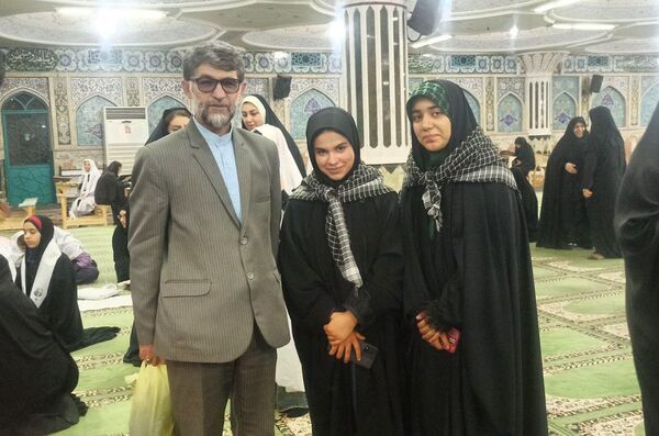 میعادگاه دانش‌آموزان با نماز جمعه