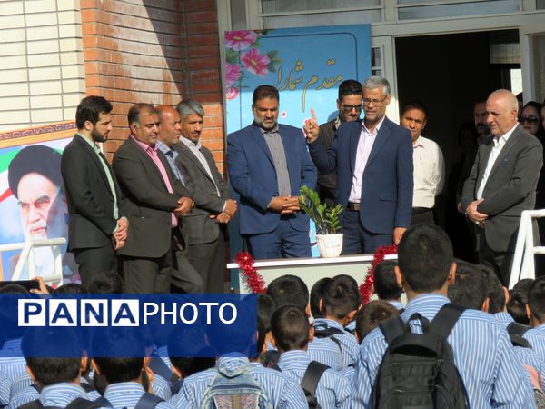 بازدید نماینده منطقه ترشیز کهن از مدارس خلیل آباد