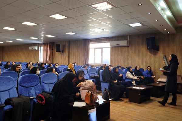 کارگاه آموزشی مراقبین و رابطین سلامت با محوریت آنفلونزا، تغذیه سالم، دخانیات