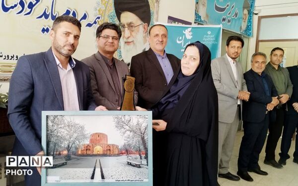 مراسم تجلیل از معلمان منتخب نمونه منطقه ای شهرستان کلات 