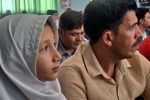  جشن پدر و دختری در دبستان مالک اشتر ملارد در دهه کرامت پیوند مهر را طنین انداز کرد 